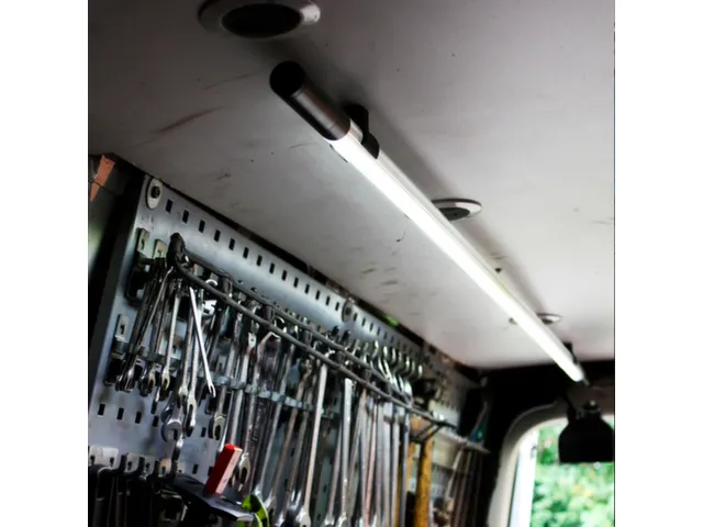 Werkplaatslamp,V. Hefplatforms Voor Motorvoertuigen