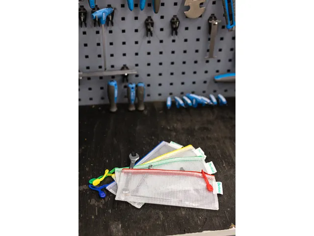 Pochette de rangement Zipper format chéquier assorti