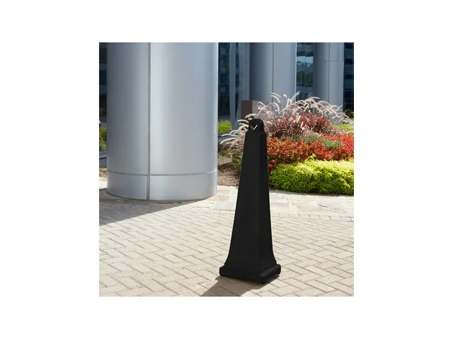 Asbak Rubbermaid Groundskeeper vrijstaand zwart