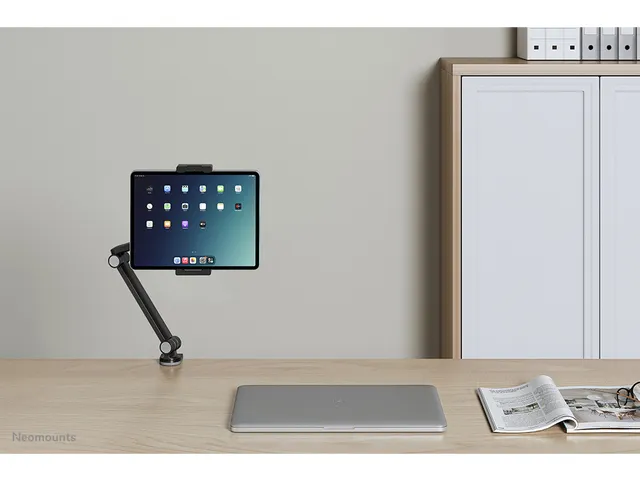 Neomounts DS15-545BL1 Support pour tablette à pince pour bureau - 4.7
