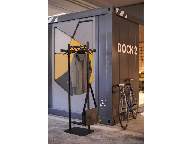 Garderoberek MAUL Salsa staand 173x60x43cm 40kg, 8 haken Zwart RAL9004