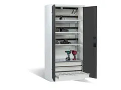 acculaadkast 1950x930x500mm 15stekkerdozen 230V ventilator fr. RAL7016