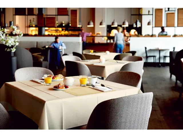 Tafellaken 127x127cm Evolin Cream 50 stuks