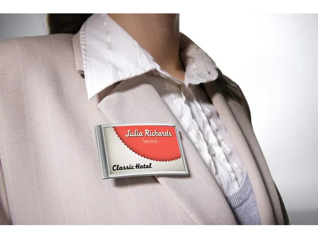Badge Durable 8542 classic avec aimant 34x74mm gris argenté