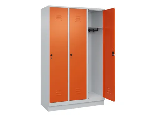 locker,HxBxD 1950x1200x500mm,3vak,vak B 400mm,draaigrendel,sokkel