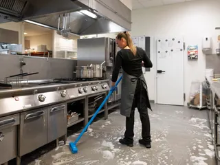 Vikan Hygiene luiwagen met waterdoorvoer zwart extra hard 270mm - 4