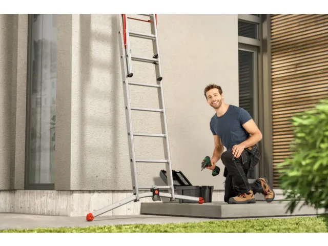 échelle télescopique polyvalente,3x12 échelons,lisse L 8,07m,alu