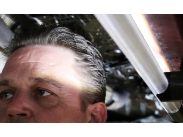 Werkplaatslamp,V. Hefplatforms Voor Vrachtwagens