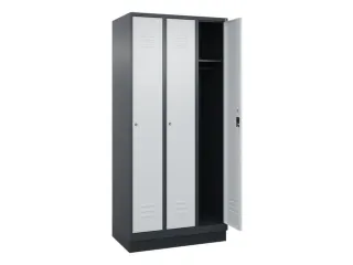locker,HxBxD 1950x900x500mm,3vak,vak B 300mm,cil.-slot,sokkel - 2