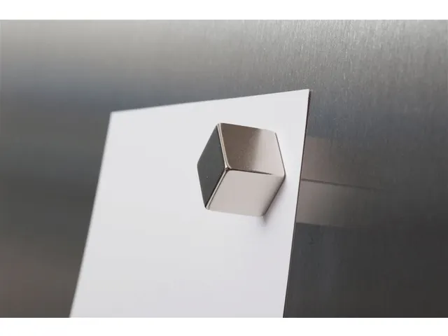 Aimant néodyme cube 20kg nickelé 20x20x20mm