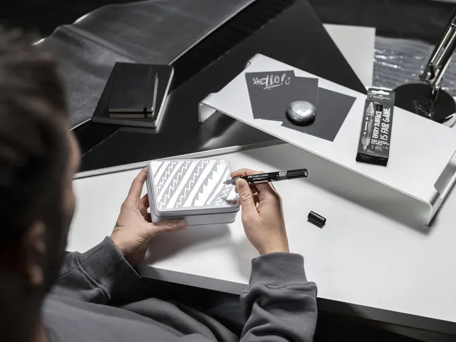Chrome marker Faber-Castell Multimark 551