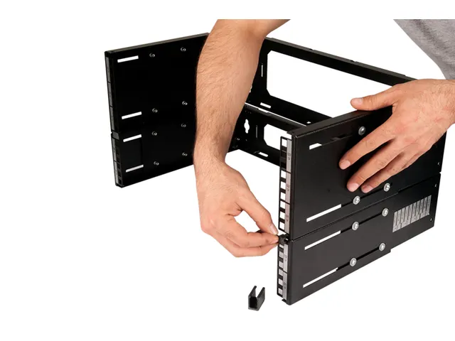 Patchhouder 4U voor wandmontage Zwart