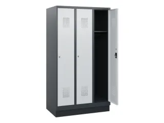 schoollocker,HxBxD 1630x900x500mm,3vak,vak B 300mm,cil.-slot,sokkel - 1
