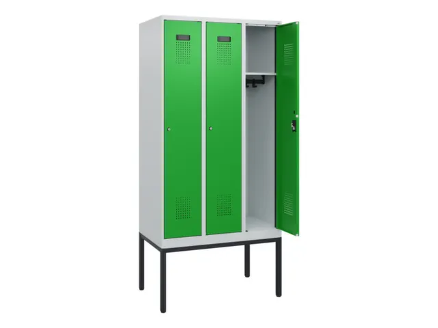schoollocker,HxBxD 1950x900x500mm,3vak,vak B 300mm,cil.-slot