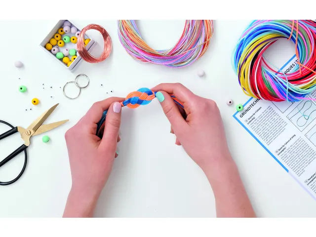 Scoubidoo touwtjes Folia 100cm 100 stuks assorti kleuren