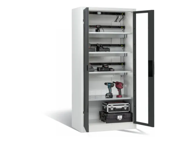 acculaadkast 1950x930x500mm 15stekkerdozen 230V ventilator fr. RAL7016