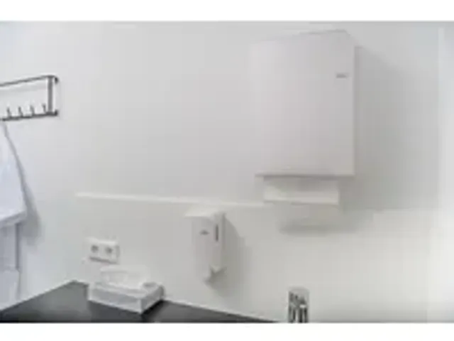 OUTLET Euro White Quartz 441102 handdoekdispenser Wit Multifold