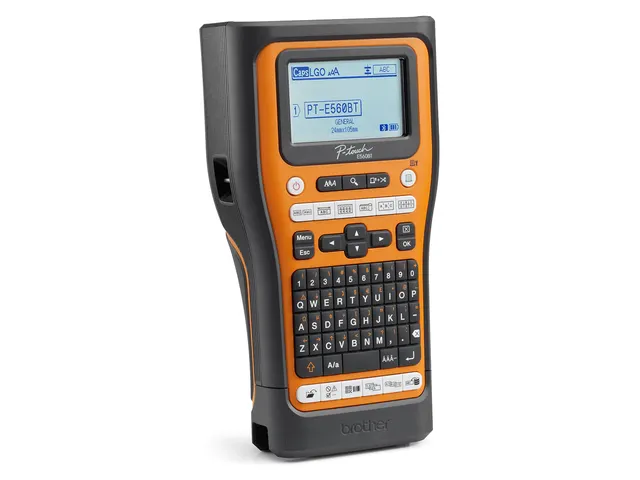 Brother PT-E560BTSP, QWERTY, HSE/TZe, Thermo transfer, 180 x 180 DPI,