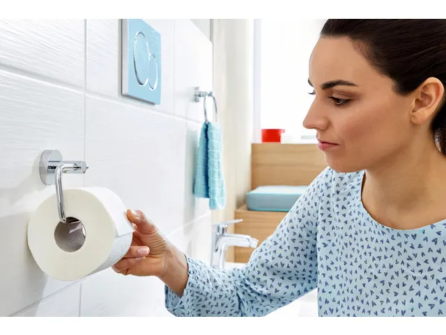 Toiletrolhouder tesa Smooz hoogglans verchroomd metaal zelfklevend