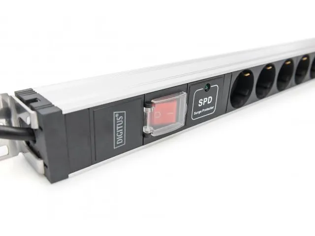 Stekkerdoos Met Aluminium Profiel Met Schakelaar 12-voudig stopcontact