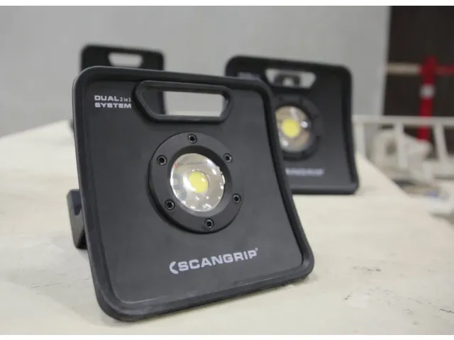 industrielamp,behuizing gegoten aluminium,COB-led,3000lumen,draaggreep