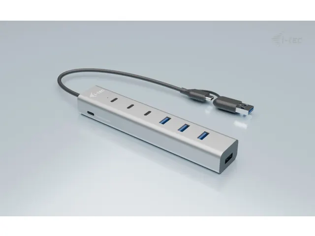 i-tec USB-C/USB-A Charging Metal HUB 7 port 3x USB-C, 4x USB-A