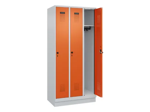 locker,HxBxD 1950x900x500mm,3vak,vak B 300mm,draaigrendel,sokkel