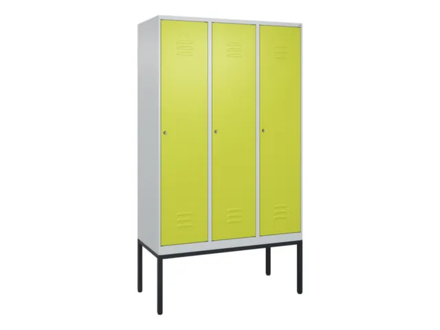 locker,HxBxD 2120x1200x500mm,3vak,vak B 400mm,cil.-slot,voetonderstel