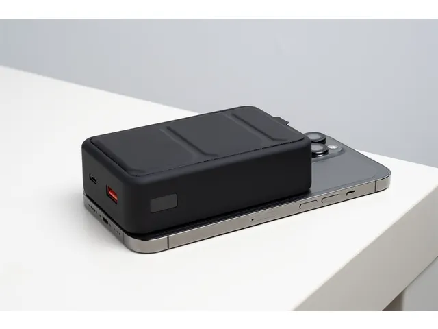 XtremeMac 20000mAh Magnetic Powerbank High-Capacity MagSafe Charger