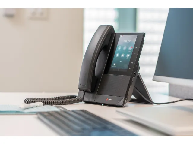 POLY CCX 500 zakelijke telefoon met Open SIP en PoE-ondersteuning