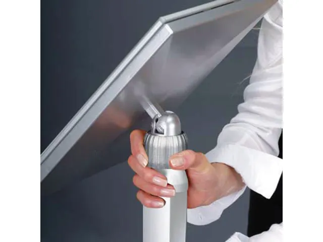 Infodisplays H 910-1250Mm Din A4 Staand En Liggend 90° Kantelbaar