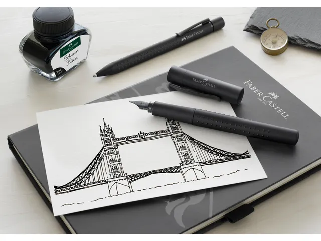 Balpen en vulpen Faber-Castell Grip zwart in gift box