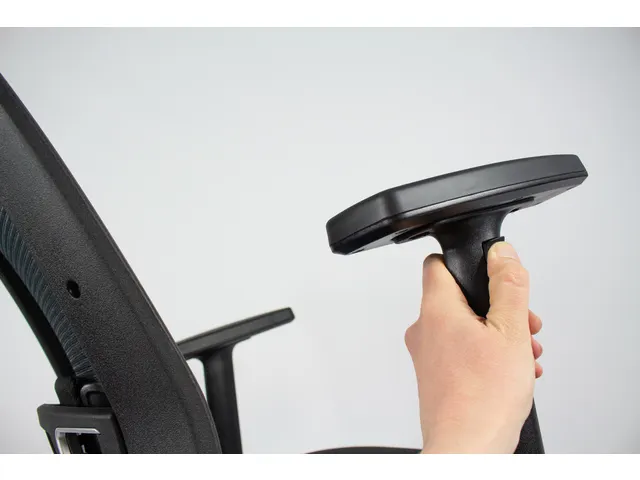 Chaise de bureau Linea New Malice 01 noir/noir avec accoudoir 1D