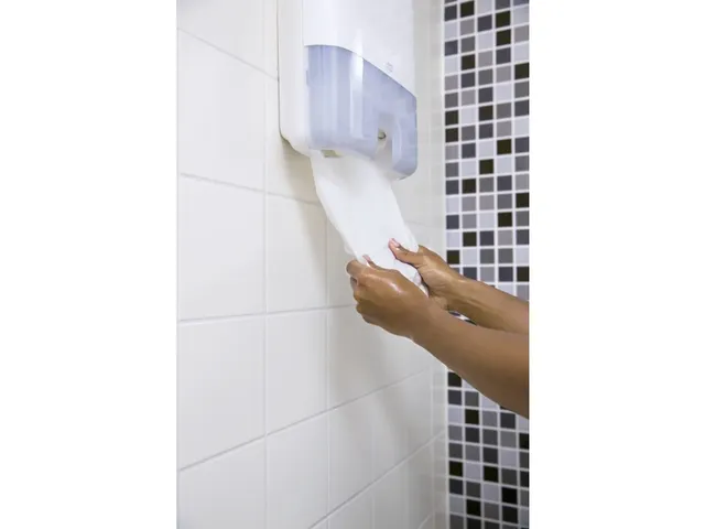 Tork 551000 H1 Elevation Matic Handdoekrol Dispenser Wit