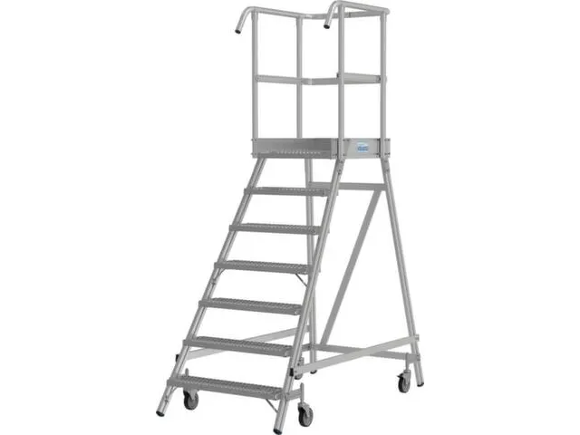 escalier mobile,roulant,estrade H 1,7m,7marches a. revêtement R13,alu