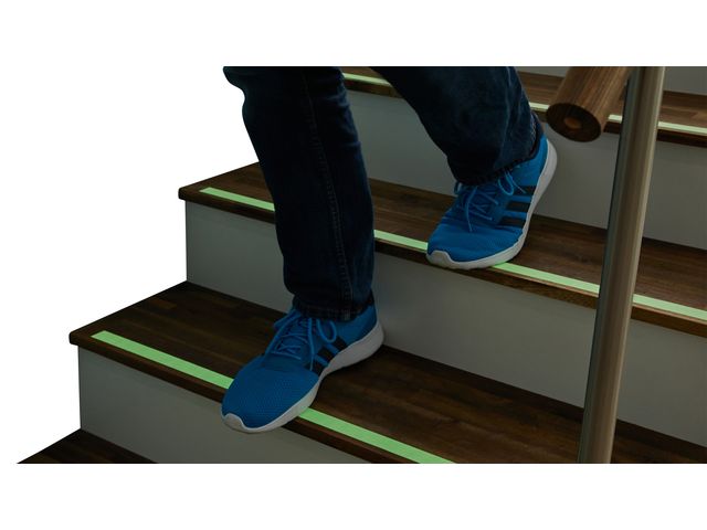 Ruban antidérapant et fluorescent pour escalier