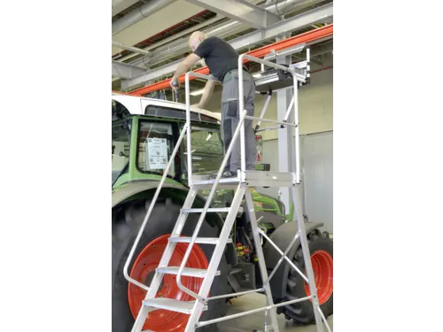 bordestrap,bordes H 1,7m,7treden,aluminium,wielen