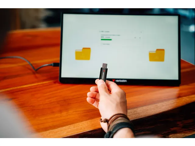 V200 Metal Usb Stick 64Gb