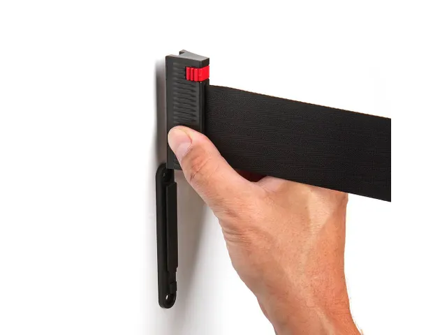 Cassette murale noire avec sangle noire de 3m