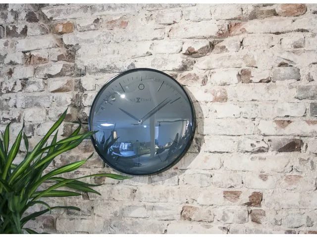 Wandklok NeXtime Glamour Ø40cm metaal zwart streepaanduiding
