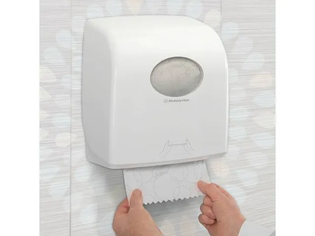 Kleenex 6781 handdoekrol Ultra Slimroll 2-laags wit