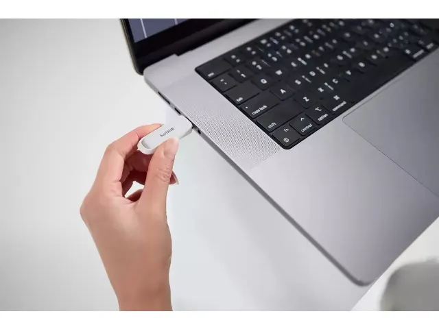 SanDisk Phone Drive USB flash drive 128GB USB Stick Type-C 3.2 Wit