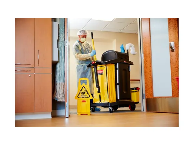 Rubbermaid Healthcare reinigingswagen zwart