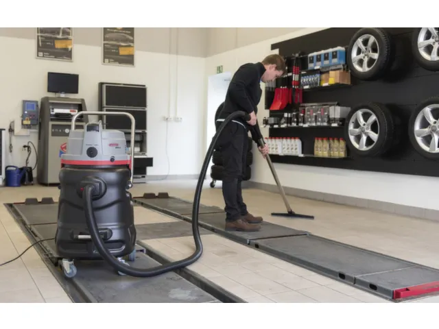 aspirateurs eau et poussière,2600 W,volume d'air 2x70 l/sec