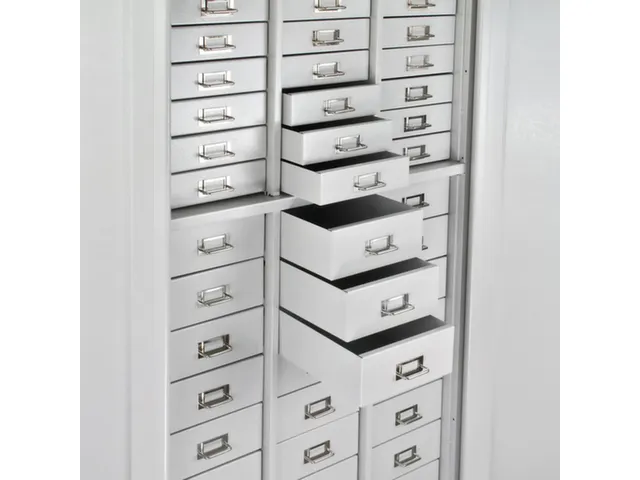 ladekast HxBxD 1790x800x410mm 60laden cilinderslot RAL7035