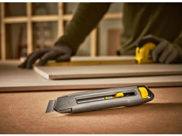 Snijmes Stanley Interlock 18mm