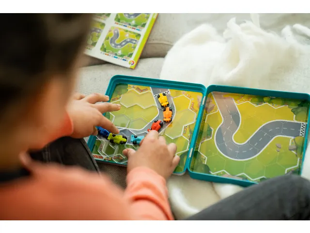 Smart Games Pole Position Travel Game 7+