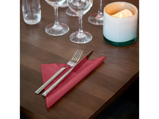 Servetten Tork 477213 2-laags 33x33cm rood 1/4 vouw 200st.