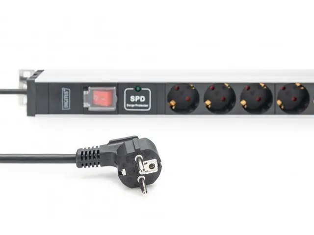 Stekkerdoos Met Aluminium Profiel Met Schakelaar 12-voudig stopcontact