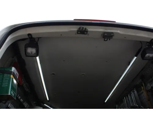Werkplaatslamp,V. Hefplatforms Voor Motorvoertuigen